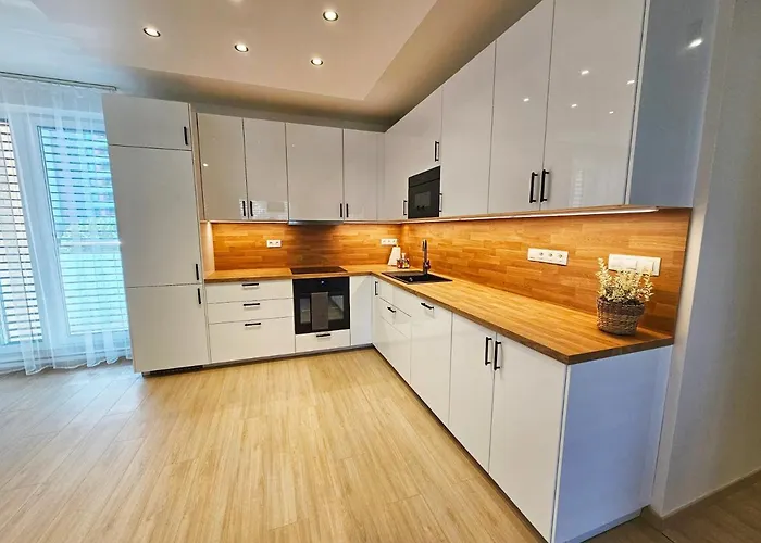 3 2x Balcony, New Building, 21 *