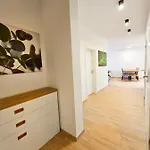 3 2x Balcony, New Building, 21 브라티슬라바